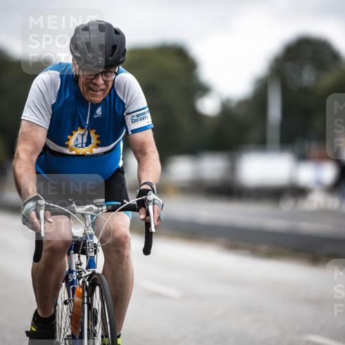 16.08.2026 - KN Förde Triathlon 2026 H.Heesch http://msf.ph/oto/9980817 16.08.2026 11:48:49 Radfahren 402, 415, 432 meine-sportfotos.de