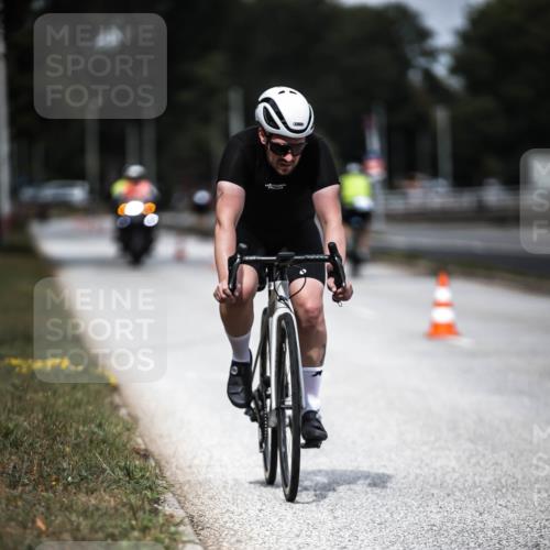 16.08.2026 - KN Förde Triathlon 2026 H.Heesch http://msf.ph/oto/9980897 16.08.2026 11:49:59 Radfahren  meine-sportfotos.de