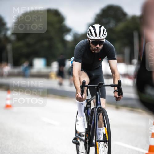 16.08.2026 - KN Förde Triathlon 2026 H.Heesch http://msf.ph/oto/9980954 16.08.2026 11:50:35 Radfahren 414, 424 meine-sportfotos.de