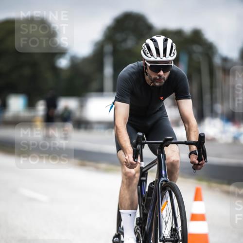 16.08.2026 - KN Förde Triathlon 2026 H.Heesch http://msf.ph/oto/9980957 16.08.2026 11:50:35 Radfahren 414, 424 meine-sportfotos.de