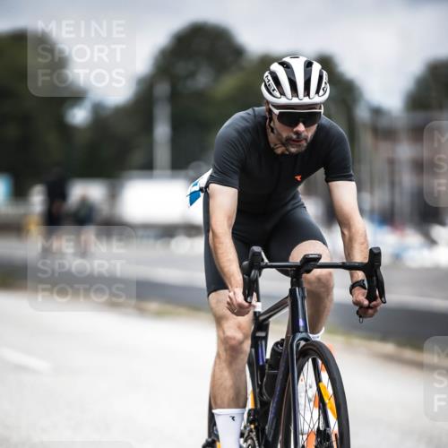 16.08.2026 - KN Förde Triathlon 2026 H.Heesch http://msf.ph/oto/9980958 16.08.2026 11:50:35 Radfahren 414, 424 meine-sportfotos.de