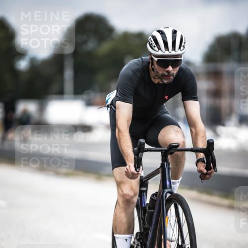 16.08.2026 - KN Förde Triathlon 2026 H.Heesch http://msf.ph/oto/9980959 16.08.2026 11:50:35 Radfahren 414, 424 meine-sportfotos.de