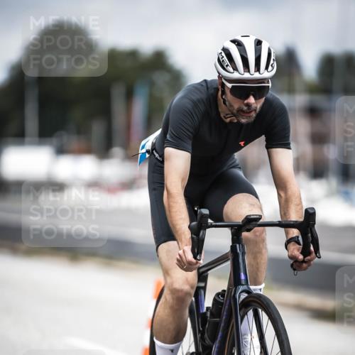 16.08.2026 - KN Förde Triathlon 2026 H.Heesch http://msf.ph/oto/9980961 16.08.2026 11:50:36 Radfahren 414, 424 meine-sportfotos.de