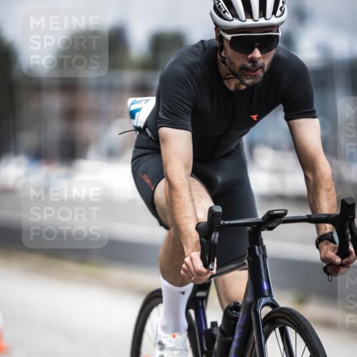 16.08.2026 - KN Förde Triathlon 2026 H.Heesch http://msf.ph/oto/9980965 16.08.2026 11:50:36 Radfahren 414, 424 meine-sportfotos.de