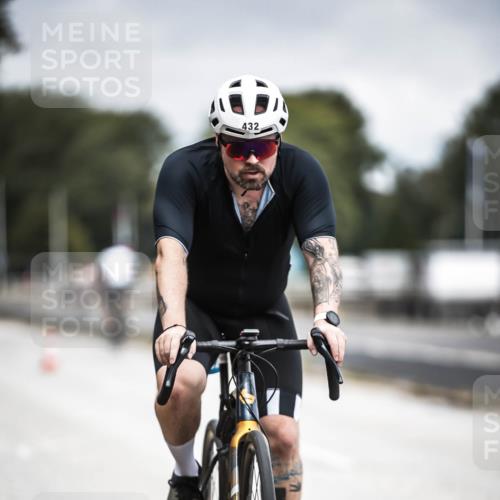 16.08.2026 - KN Förde Triathlon 2026 H.Heesch http://msf.ph/oto/9980996 16.08.2026 11:51:28 Radfahren 425 meine-sportfotos.de