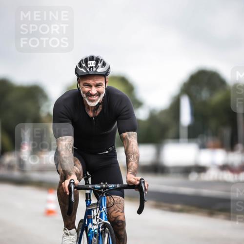 16.08.2026 - KN Förde Triathlon 2026 H.Heesch http://msf.ph/oto/9981118 16.08.2026 11:53:21 Radfahren  meine-sportfotos.de
