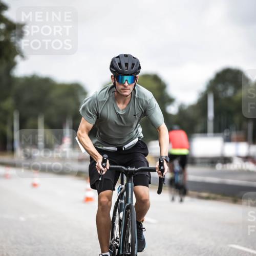 16.08.2026 - KN Förde Triathlon 2026 H.Heesch http://msf.ph/oto/9981152 16.08.2026 11:54:13 Radfahren  meine-sportfotos.de