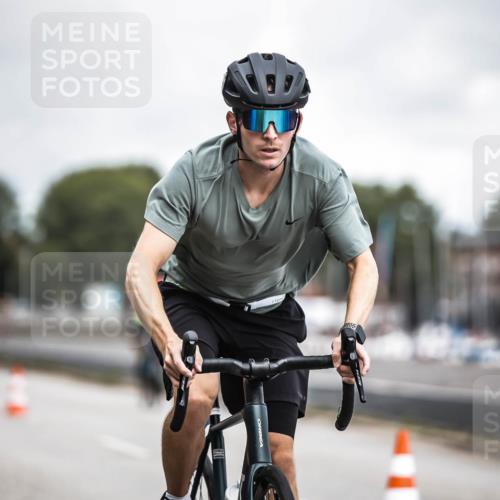 16.08.2026 - KN Förde Triathlon 2026 H.Heesch http://msf.ph/oto/9981161 16.08.2026 11:54:14 Radfahren  meine-sportfotos.de