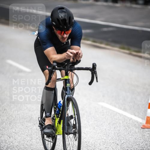 16.08.2026 - KN Förde Triathlon 2026 H.Heesch http://msf.ph/oto/9981410 16.08.2026 12:45:21 Radfahren 503, 518 meine-sportfotos.de