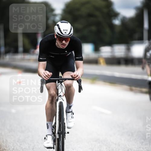 16.08.2026 - KN Förde Triathlon 2026 H.Heesch http://msf.ph/oto/9981463 16.08.2026 12:47:12 Radfahren 512, 528 meine-sportfotos.de