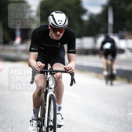 16.08.2026 - KN Förde Triathlon 2026 H.Heesch http://msf.ph/oto/9981467 16.08.2026 12:47:12 Radfahren 512, 528 meine-sportfotos.de