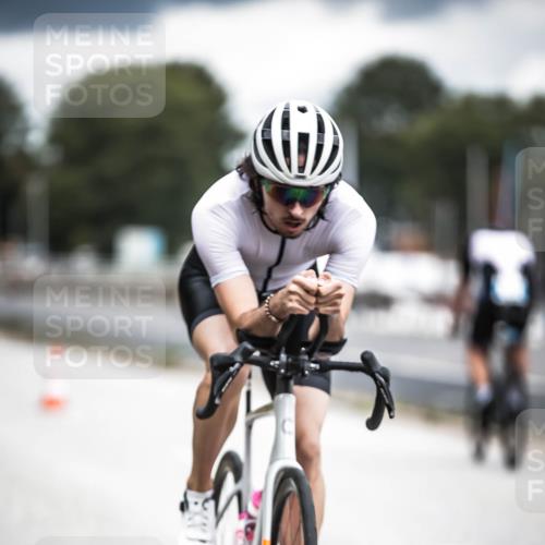 16.08.2026 - KN Förde Triathlon 2026 H.Heesch http://msf.ph/oto/9981554 16.08.2026 12:48:40 Radfahren 506, 514, 523, 526 meine-sportfotos.de