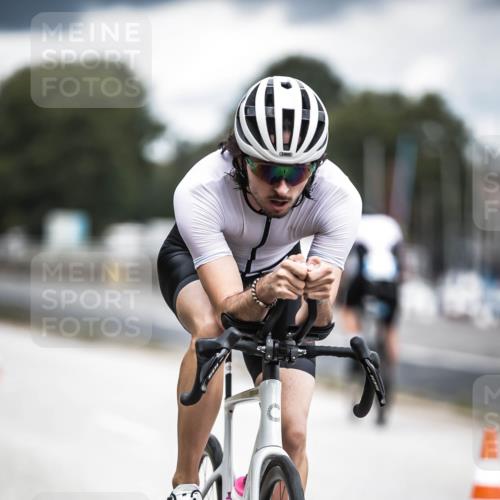 16.08.2026 - KN Förde Triathlon 2026 H.Heesch http://msf.ph/oto/9981556 16.08.2026 12:48:40 Radfahren 506, 514, 523, 526 meine-sportfotos.de