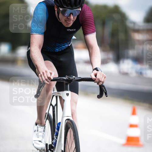 16.08.2026 - KN Förde Triathlon 2026 H.Heesch http://msf.ph/oto/9981623 16.08.2026 12:49:03 Radfahren 509 meine-sportfotos.de