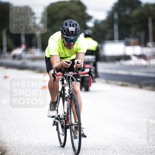 16.08.2026 - KN Förde Triathlon 2026 H.Heesch http://msf.ph/oto/9981641 16.08.2026 12:49:30 Radfahren 501, 528, 531, 542 meine-sportfotos.de