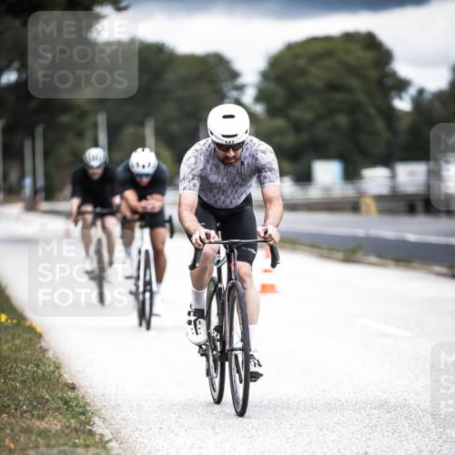 16.08.2026 - KN Förde Triathlon 2026 H.Heesch http://msf.ph/oto/9981648 16.08.2026 12:49:35 Radfahren 501, 540, 542, 543, 551 meine-sportfotos.de