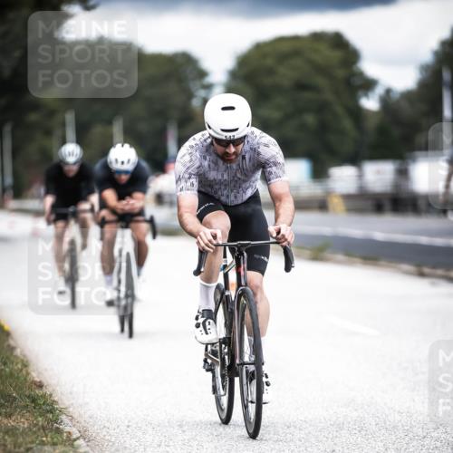 16.08.2026 - KN Förde Triathlon 2026 H.Heesch http://msf.ph/oto/9981651 16.08.2026 12:49:35 Radfahren 501, 540, 542, 543, 551 meine-sportfotos.de