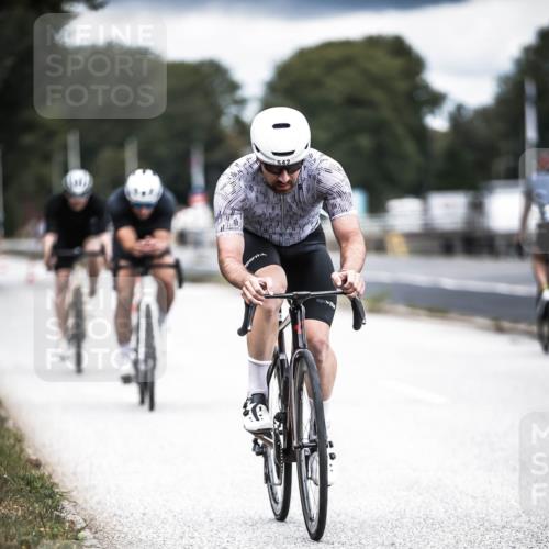 16.08.2026 - KN Förde Triathlon 2026 H.Heesch http://msf.ph/oto/9981652 16.08.2026 12:49:35 Radfahren 501, 540, 542, 543, 551 meine-sportfotos.de