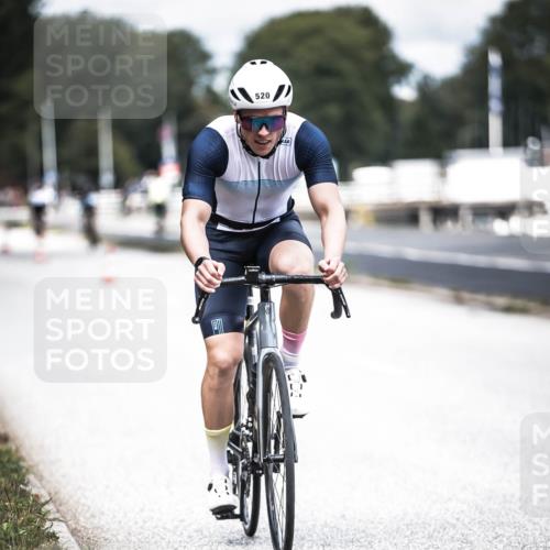 16.08.2026 - KN Förde Triathlon 2026 H.Heesch http://msf.ph/oto/9981728 16.08.2026 12:50:11 Radfahren 520, 541, 598 meine-sportfotos.de
