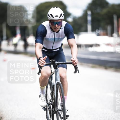 16.08.2026 - KN Förde Triathlon 2026 H.Heesch http://msf.ph/oto/9981732 16.08.2026 12:50:12 Radfahren 520, 541, 598 meine-sportfotos.de