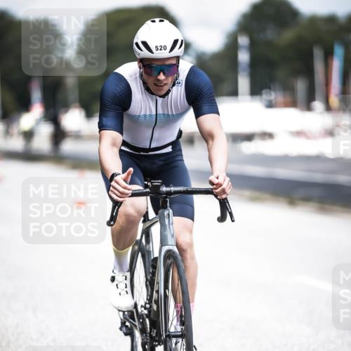 16.08.2026 - KN Förde Triathlon 2026 H.Heesch http://msf.ph/oto/9981733 16.08.2026 12:50:12 Radfahren 520, 541, 598 meine-sportfotos.de