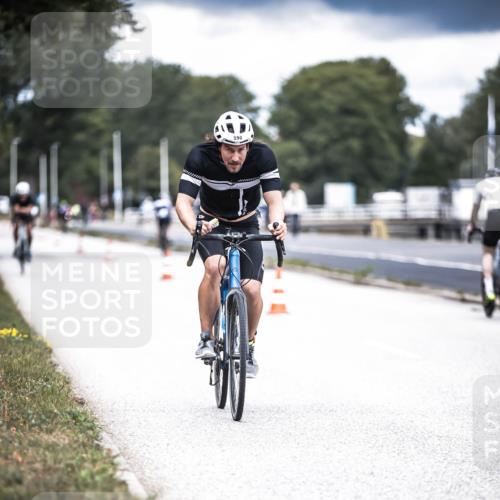 16.08.2026 - KN Förde Triathlon 2026 H.Heesch http://msf.ph/oto/9981771 16.08.2026 12:50:38 Radfahren 511, 530, 590 meine-sportfotos.de