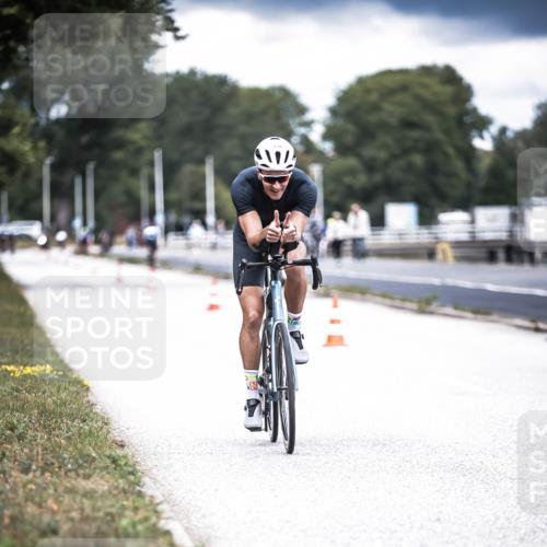 16.08.2026 - KN Förde Triathlon 2026 H.Heesch http://msf.ph/oto/9981792 16.08.2026 12:50:42 Radfahren 530, 590, 710 meine-sportfotos.de