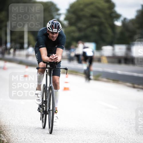 16.08.2026 - KN Förde Triathlon 2026 H.Heesch http://msf.ph/oto/9981812 16.08.2026 12:51:01 Radfahren 525, 556, 575, 588 meine-sportfotos.de