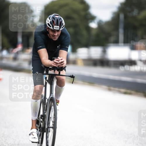 16.08.2026 - KN Förde Triathlon 2026 H.Heesch http://msf.ph/oto/9981818 16.08.2026 12:51:01 Radfahren 525, 556, 575, 588 meine-sportfotos.de