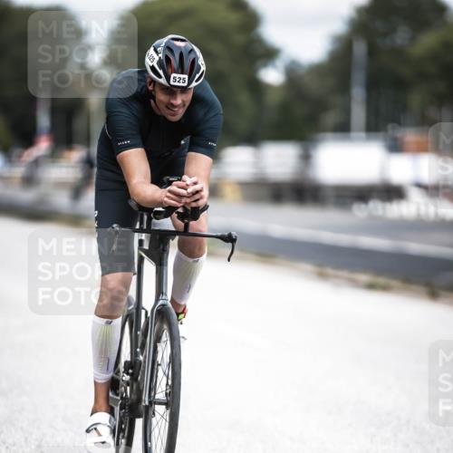 16.08.2026 - KN Förde Triathlon 2026 H.Heesch http://msf.ph/oto/9981819 16.08.2026 12:51:01 Radfahren 525, 556, 575, 588 meine-sportfotos.de