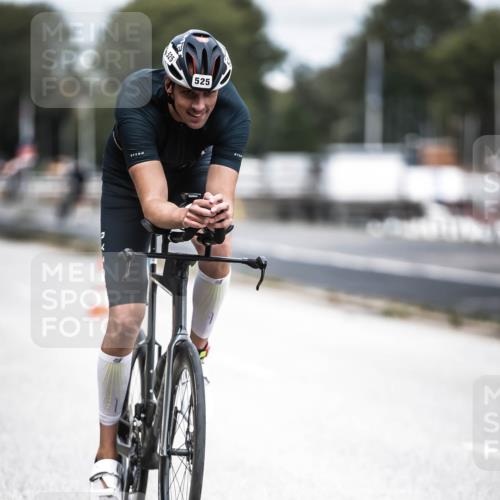 16.08.2026 - KN Förde Triathlon 2026 H.Heesch http://msf.ph/oto/9981820 16.08.2026 12:51:01 Radfahren 525, 556, 575, 588 meine-sportfotos.de