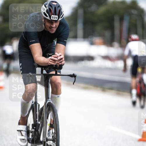 16.08.2026 - KN Förde Triathlon 2026 H.Heesch http://msf.ph/oto/9981823 16.08.2026 12:51:01 Radfahren 525, 556, 575, 588 meine-sportfotos.de