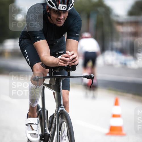 16.08.2026 - KN Förde Triathlon 2026 H.Heesch http://msf.ph/oto/9981827 16.08.2026 12:51:01 Radfahren 525, 556, 575, 588 meine-sportfotos.de