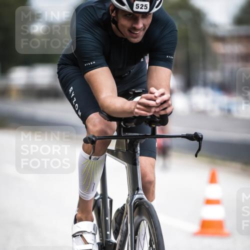 16.08.2026 - KN Förde Triathlon 2026 H.Heesch http://msf.ph/oto/9981828 16.08.2026 12:51:01 Radfahren 525, 556, 575, 588 meine-sportfotos.de