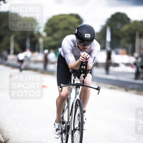 16.08.2026 - KN Förde Triathlon 2026 H.Heesch http://msf.ph/oto/9981941 16.08.2026 12:51:53 Radfahren 362, 510, 552, 557, 703 meine-sportfotos.de