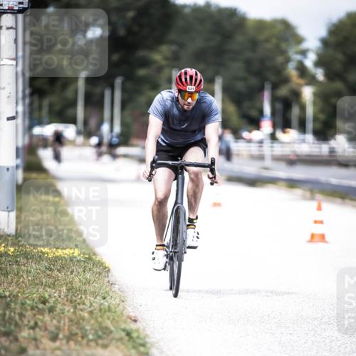 16.08.2026 - KN Förde Triathlon 2026 H.Heesch http://msf.ph/oto/9981977 16.08.2026 12:52:10 Radfahren 505, 531 meine-sportfotos.de