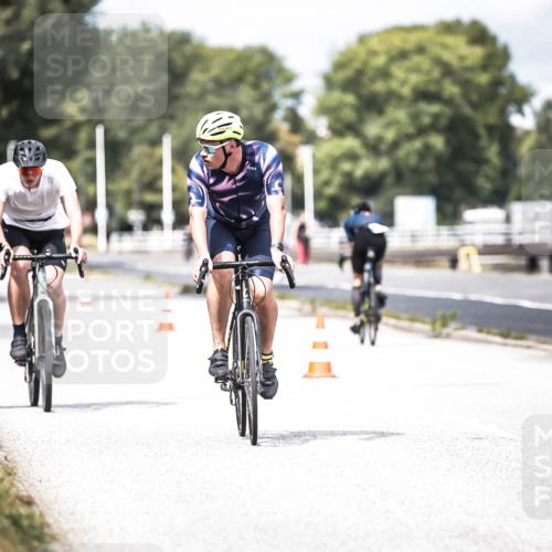 16.08.2026 - KN Förde Triathlon 2026 H.Heesch http://msf.ph/oto/9981998 16.08.2026 12:52:36 Radfahren 532, 533, 558 meine-sportfotos.de