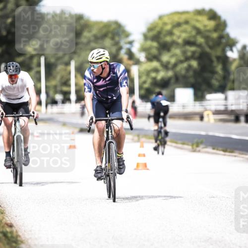 16.08.2026 - KN Förde Triathlon 2026 H.Heesch http://msf.ph/oto/9981999 16.08.2026 12:52:36 Radfahren 532, 533, 558 meine-sportfotos.de