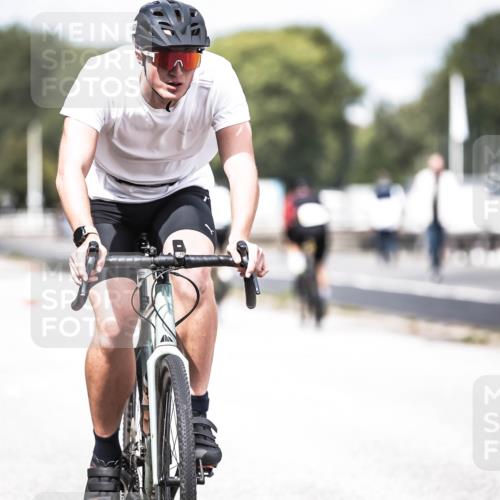 16.08.2026 - KN Förde Triathlon 2026 H.Heesch http://msf.ph/oto/9982023 16.08.2026 12:52:38 Radfahren 532, 533, 558 meine-sportfotos.de