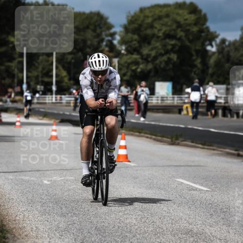 16.08.2026 - KN Förde Triathlon 2026 H.Heesch http://msf.ph/oto/9982025 16.08.2026 12:52:50 Radfahren 504, 546, 562, 580, 705, 710 meine-sportfotos.de