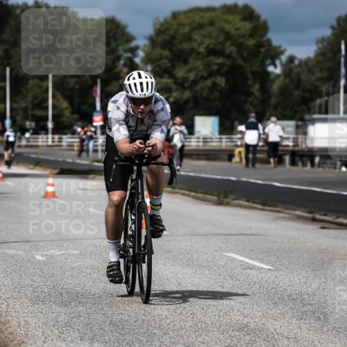 16.08.2026 - KN Förde Triathlon 2026 H.Heesch http://msf.ph/oto/9982028 16.08.2026 12:52:50 Radfahren 504, 546, 562, 580, 705, 710 meine-sportfotos.de