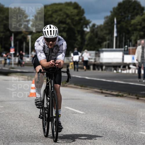 16.08.2026 - KN Förde Triathlon 2026 H.Heesch http://msf.ph/oto/9982034 16.08.2026 12:52:50 Radfahren 504, 546, 562, 580, 705, 710 meine-sportfotos.de