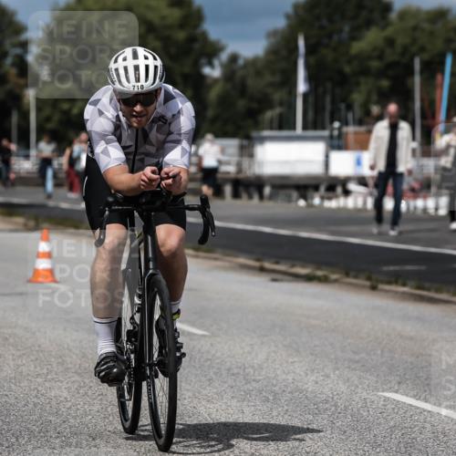 16.08.2026 - KN Förde Triathlon 2026 H.Heesch http://msf.ph/oto/9982037 16.08.2026 12:52:50 Radfahren 504, 546, 562, 580, 705, 710 meine-sportfotos.de