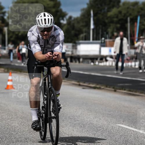 16.08.2026 - KN Förde Triathlon 2026 H.Heesch http://msf.ph/oto/9982038 16.08.2026 12:52:50 Radfahren 504, 546, 562, 580, 705, 710 meine-sportfotos.de