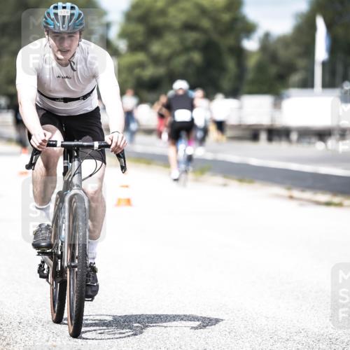 16.08.2026 - KN Förde Triathlon 2026 H.Heesch http://msf.ph/oto/9982052 16.08.2026 12:52:57 Radfahren 538, 548, 562, 580, 705 meine-sportfotos.de