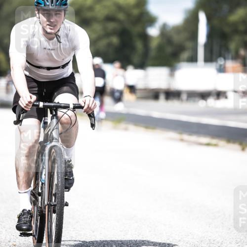 16.08.2026 - KN Förde Triathlon 2026 H.Heesch http://msf.ph/oto/9982056 16.08.2026 12:52:57 Radfahren 538, 548, 562, 580, 705 meine-sportfotos.de