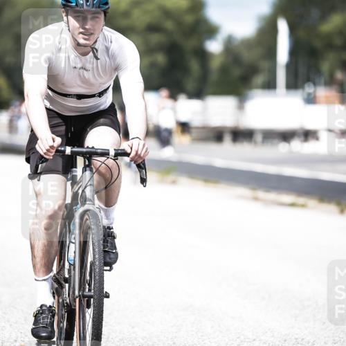 16.08.2026 - KN Förde Triathlon 2026 H.Heesch http://msf.ph/oto/9982057 16.08.2026 12:52:57 Radfahren 538, 548, 562, 580, 705 meine-sportfotos.de