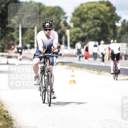 16.08.2026 - KN Förde Triathlon 2026 H.Heesch http://msf.ph/oto/9982059 16.08.2026 12:52:59 Radfahren 502, 538, 548, 587 meine-sportfotos.de