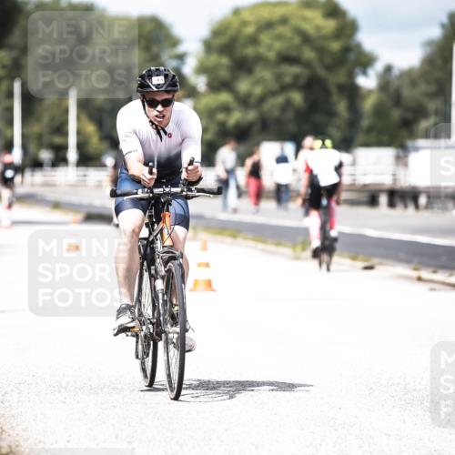 16.08.2026 - KN Förde Triathlon 2026 H.Heesch http://msf.ph/oto/9982065 16.08.2026 12:52:59 Radfahren 502, 538, 548, 587 meine-sportfotos.de