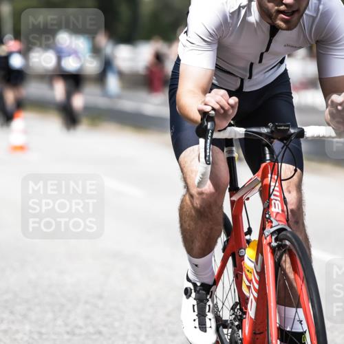 16.08.2026 - KN Förde Triathlon 2026 H.Heesch http://msf.ph/oto/9982123 16.08.2026 12:53:11 Radfahren 561, 701 meine-sportfotos.de
